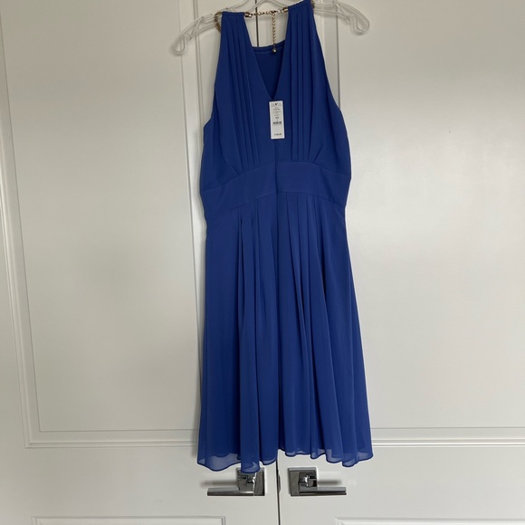 White House Black Market Dress-size 4. - Picture 3 of 8